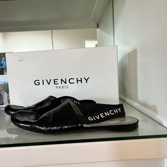 Givenchy Slingbacks with original box. Great worn condition! - Picture 3 of 4